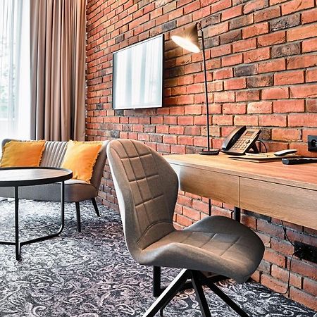 Hotel The Loom Лодзь Екстер'єр фото