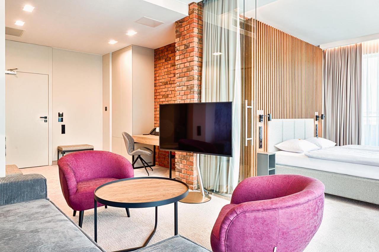 Hotel The Loom Лодзь Екстер'єр фото