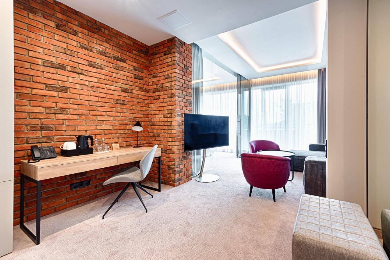 Hotel The Loom Лодзь Екстер'єр фото