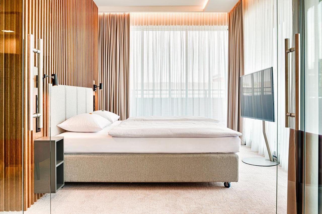 Hotel The Loom Лодзь Екстер'єр фото