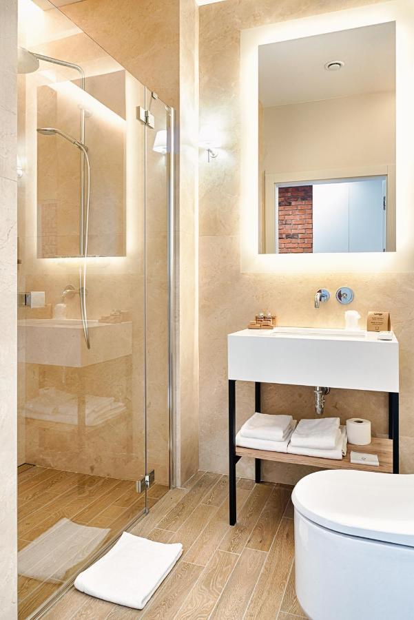 Hotel The Loom Лодзь Екстер'єр фото