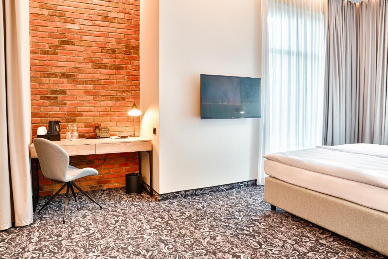 Hotel The Loom Лодзь Екстер'єр фото