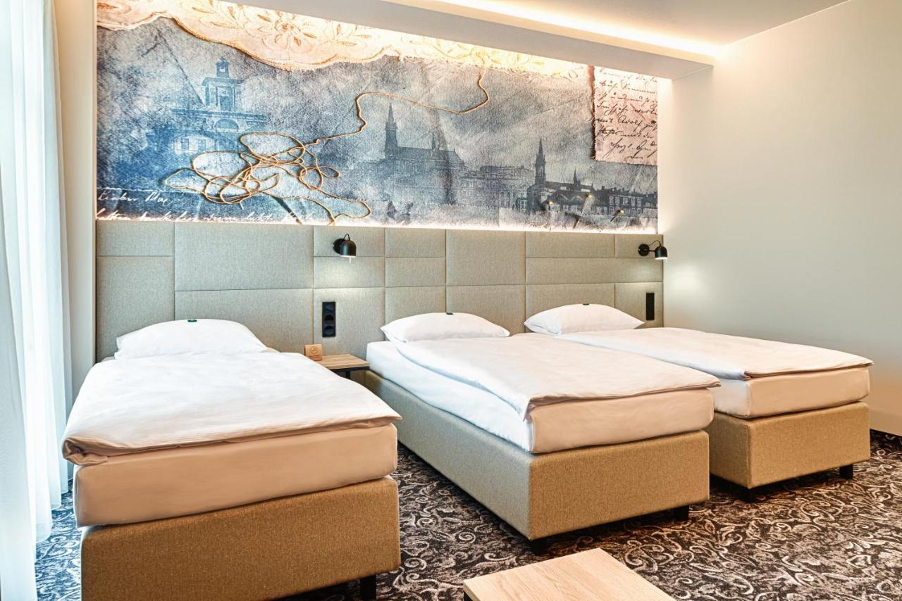 Hotel The Loom Лодзь Екстер'єр фото