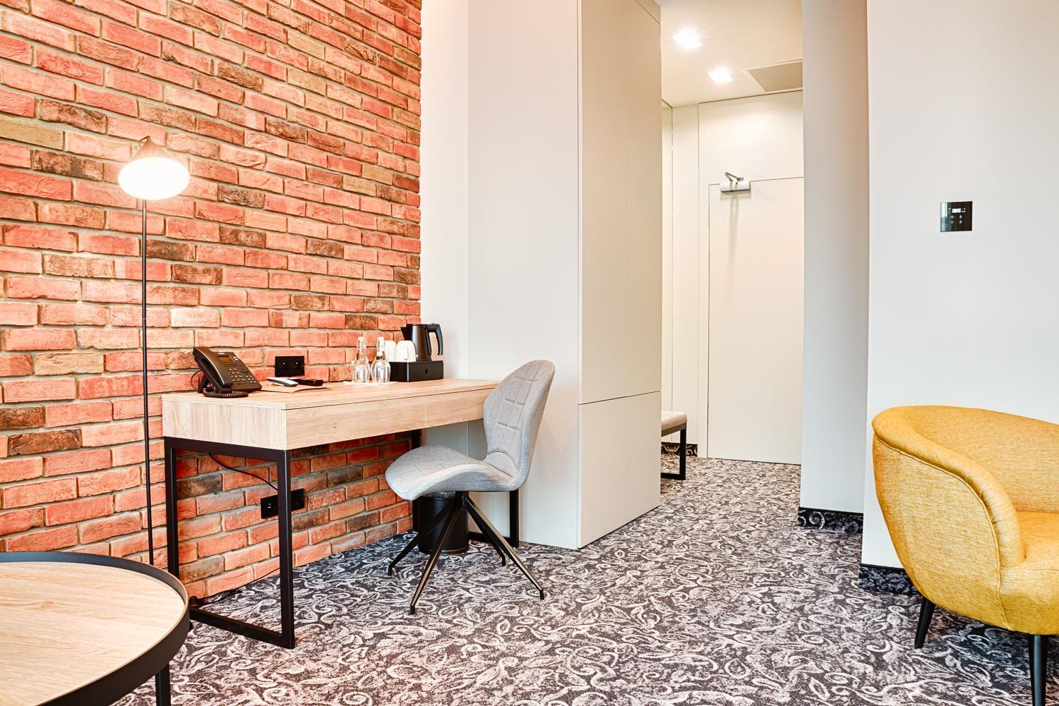 Hotel The Loom Лодзь Екстер'єр фото